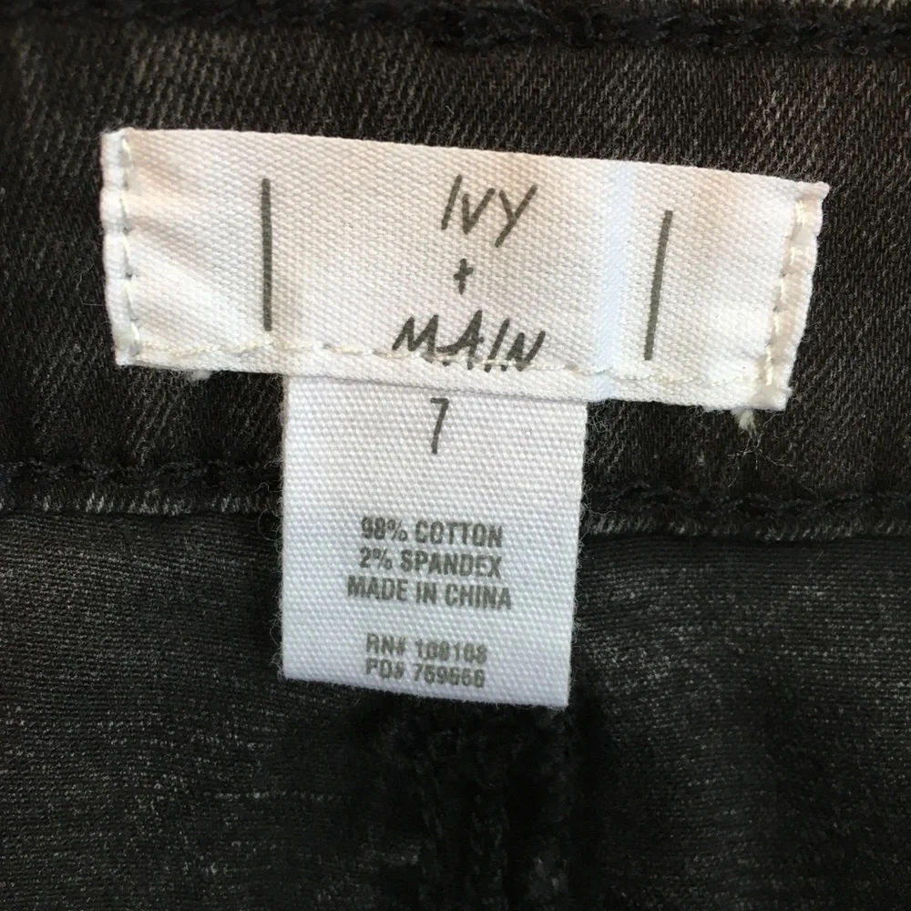 Ivy + Main black skirt size 7